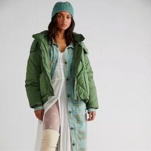 Free people Emmy swing  puffer coat- small